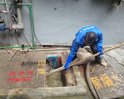 阿鲁科尔沁清掏化粪池