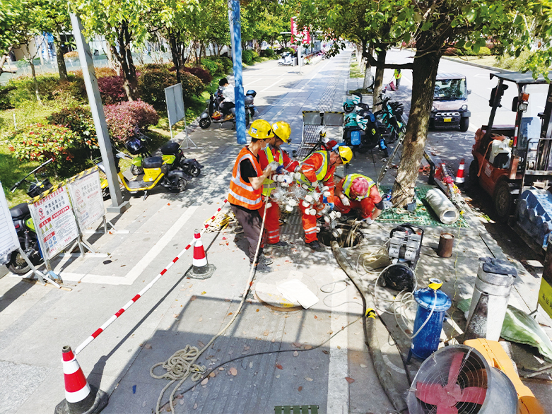  阿鲁科尔沁UV-CIPP紫外光固化修复